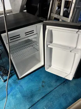 MRS260BG MIDEA Mini Fridge Feet MRS260BG MIDEA Mini Fridge Feet